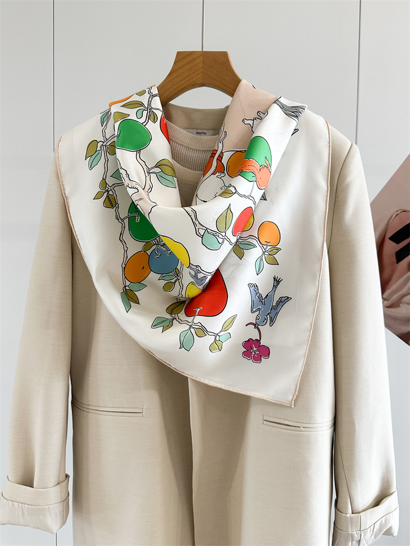 Pañuelo de seda con estampado  - Travel Accessories Luxury reseña y precio